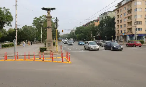 "Островът" на Орлов мост предизвика недоволство сред пешеходци и шофьори
