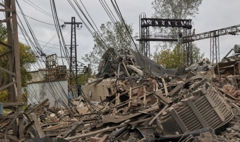 Руска ракетна атака предизвика пожар в Одеса - 1