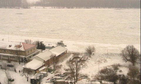 Дунав замръзна изцяло при Силистра - 1