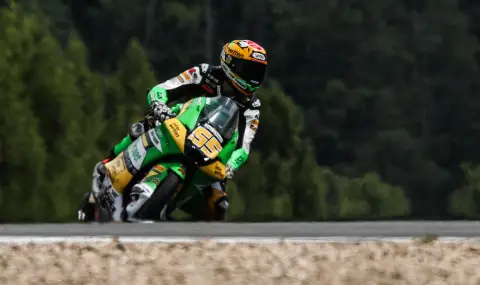 Лекари се борят за живота на пилот от Moto3 (ВИДЕО) - 1