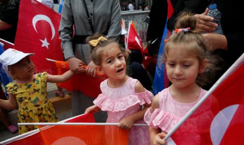 Избори, които чертаят живота на поколения турци - 1