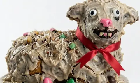 Шега със "зловещо агнешко" превърна сладкарница в онлайн хит - 1