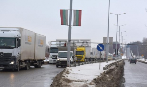 Вдигнаха блокадата на Дунав мост 2 - 1