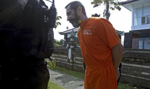 Връщат в индонезийски затвор избягалия българин - 1