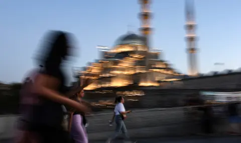 80% от турците смятат, че икономическата ситуация в страната им се е влошила - 1