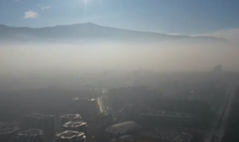 АФП: Мръсният въздух поставя ударената от COVID-19 България пред огромен риск - 1