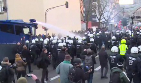 Сблъсъци в Кьолн между полиция и екстремисти - 1