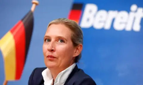 AfD demands Germany's exit from the eurozone and Schengen - 1