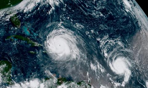 Страшен ураган приближава Флорида - 1