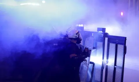 Репресии, насилие, уволнения: докъде ще стигне Вучич? - 1