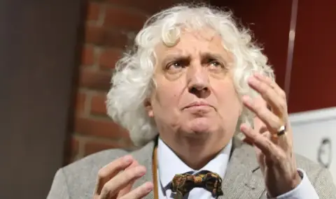 Доц. Георги Лозанов: Диктатурата винаги е свързана с една огромна пропагандна лъжа. И с жестокост - 1