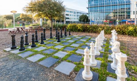 Компания инвестира 3 млрд. EUR в разширяване на базата си - 1