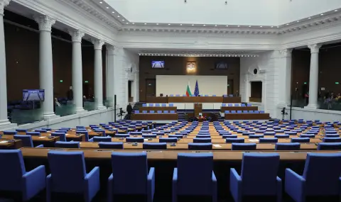 Копчето на мнозинството срещу мълчанието на депутати - 1