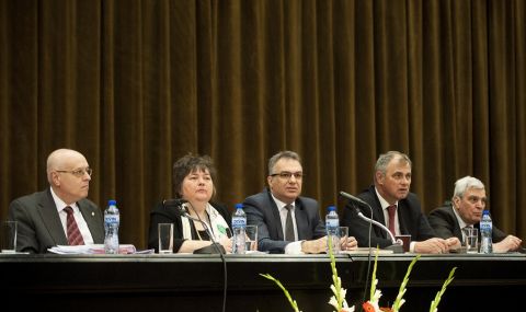 Aдвокатурата се подигра на властта - 1