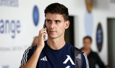 Официално: Левски се раздели с офанзивен халф - 1