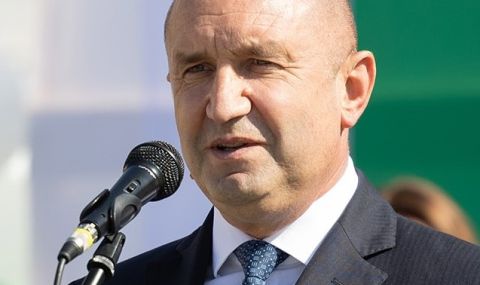 Спорът за службите продължава: Радев смята, че когато се освети някой агент, това не означава веднага изгонване - 1