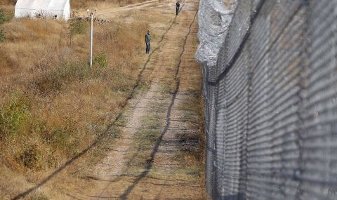 ГЕРБ и БСП се сдърпаха за  оградата по границата  - 1