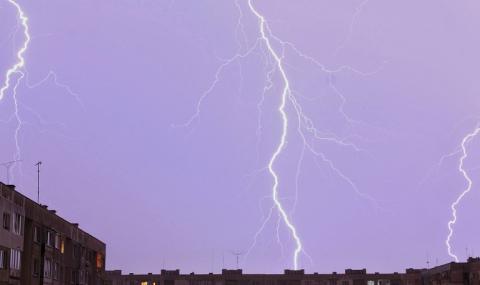 Бурята в София причини големи щети - 1