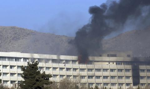 Талибаните: Наши бойци атакуваха хотела (ВИДЕО+СНИМКИ) - 1