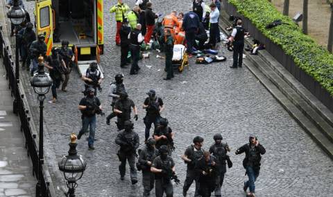Полицията в Лондон потвърди: Нападателят е един - 1