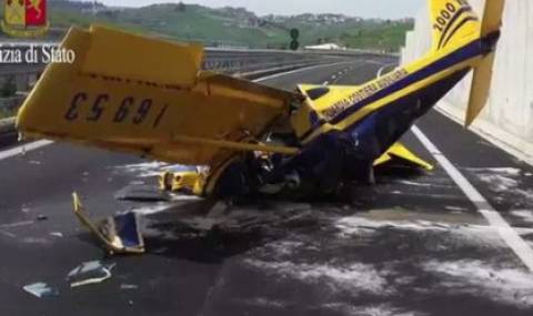 Самолет се разби в Италия. Пилотът загина (ВИДЕО) - 1