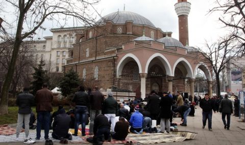 Молитва за загиналите в Рояк и на АМ "Струма" във всички джамии - 1