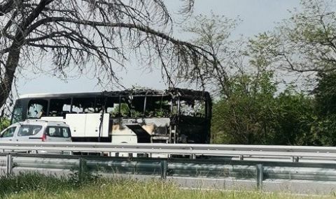 Автобус, превозващ украинци, се запали на магистрала "Черно море" - 1