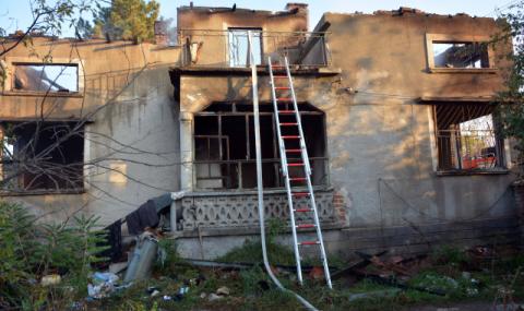 Пожар отне живота на мъж в Русе - 1