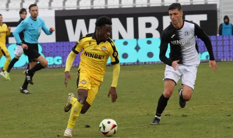 Спартак (Вн) надигра Ботев (Пд) във Варна - 1