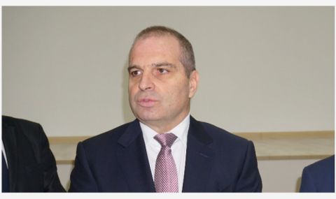 Караджов: Фирмите, на които дължим, трудно ще продължат да ремонтират - 1
