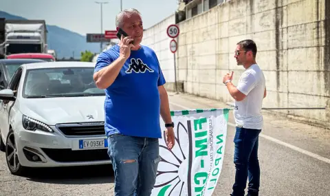 24-hour strike blocks Italy  - 1