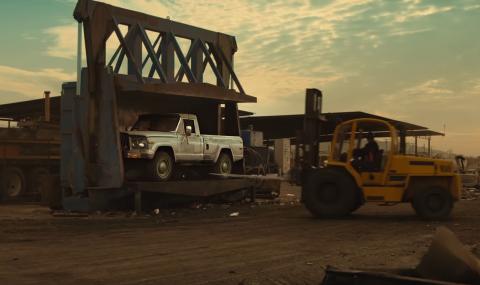 Смазаха рядък Jeep заради реклама (ВИДЕО) - 1