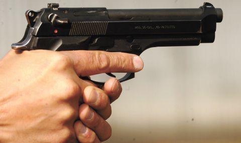 Мъж размаха пистолет на деца в Пловдив - 1