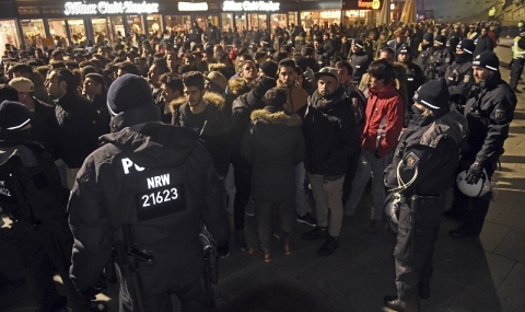 Над 100 мигранти арестувани в Кьолн на Нова година - 1