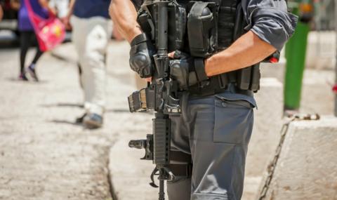 Въоръжени откриха стрелба в Ерусалим - 1