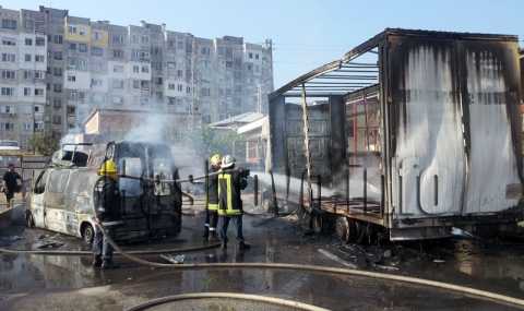 Взрив и двама ранени в автосервиз в Хасково - 1