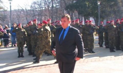 Каракачанов гостува на празника на Пловдивския гарнизон - 1