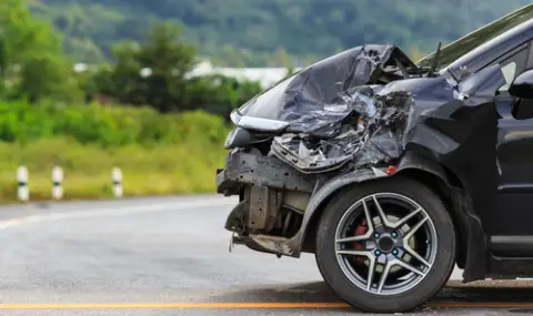 A passenger car crashed into a signaling truck, one person was injured  - 1