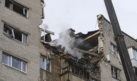 18 души са ранени след руска ракетна атака в град Днепър - 1