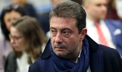 Каменаров бил в командировка болен, но само ден - 1