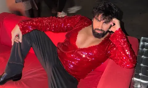 Азис разбуни духовете с послание за гърдите си - 1