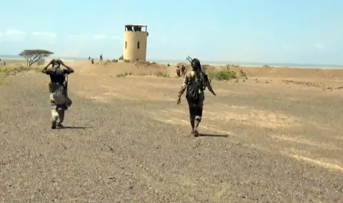 Six killed in Houthi attacks in Yemen - 1