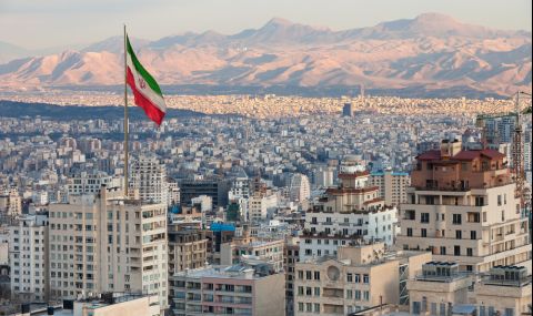 Десет души бяха убити при нападение с нож в Иран  - 1
