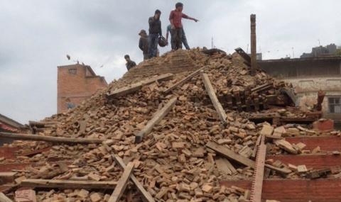 Расте броят на жертвите от земетресението в Непал - 1