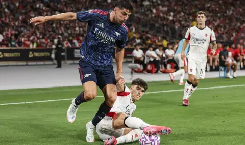 Арсенал надделя над Милан в Сингапур  - 1