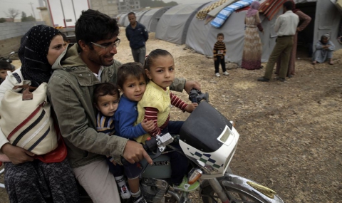 ЕК отпуска 3,9 млн. евро за бежанците от сирийския град Кобани - 1