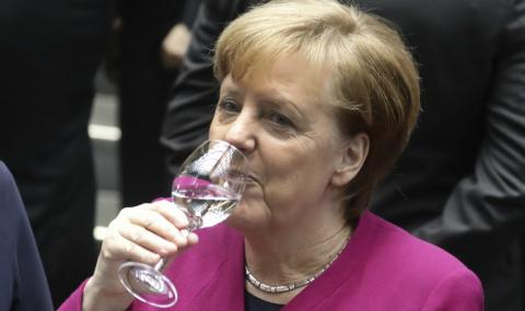 Меркел ще работи за „силна Европа“ - 1