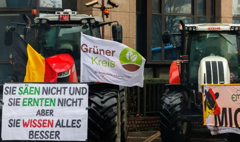 Фермери влязоха със стотици трактори в Брюксел в знак на протест срещу зелените политики на ЕС - 1