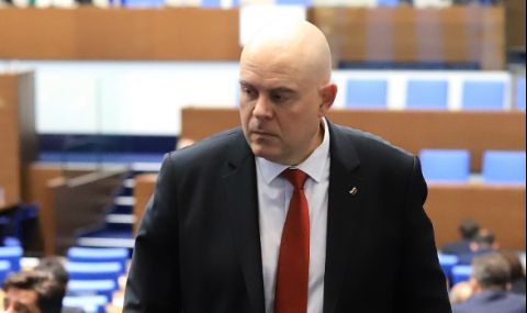 Гешев похвали прокурорско дарение в туитър - 1