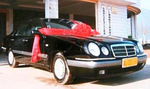 Бащата на китайските реплики: Mercedes с шаси и мотор от Audi - 1